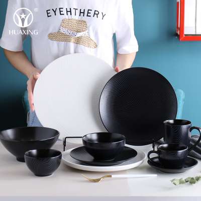 round shape with emboss white and black ceramic plate sets dinnerware ceramic dinner for wholesale